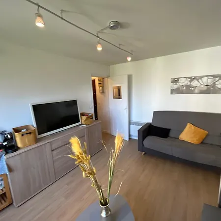 Chez Naella Apartment